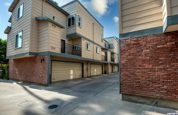 701 E Harvard Street 13, Glendale, California 91205