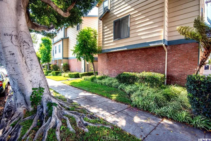 701 E Harvard Street 13, Glendale, California 91205