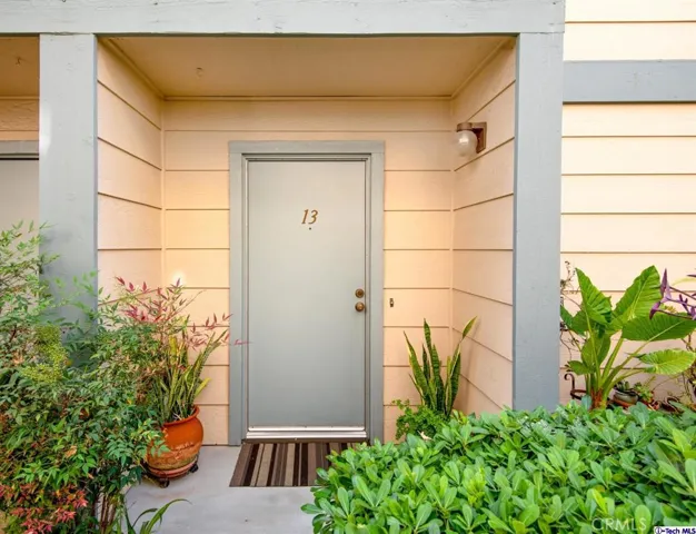 701 E Harvard Street 13, Glendale, California 91205