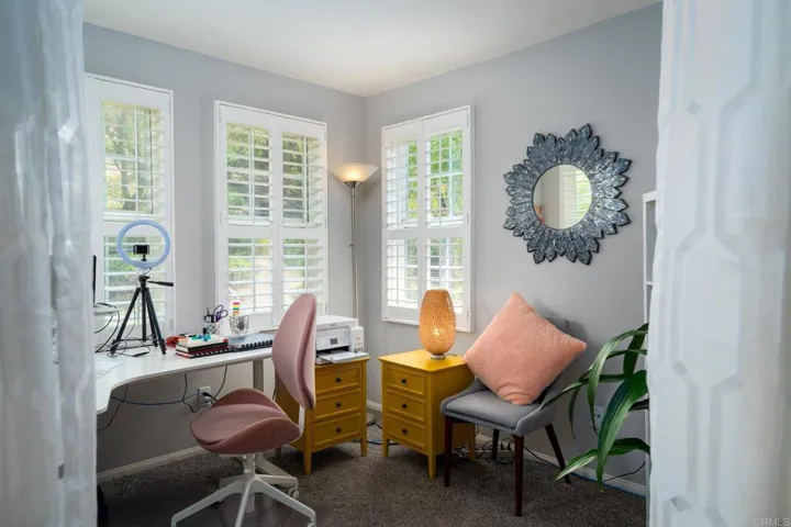 2nd office, fitness, nursery, art studio or meditation room, the choice is yours.
