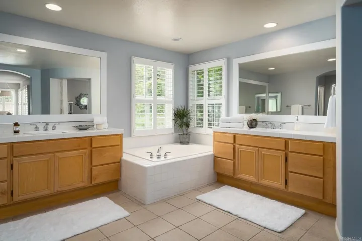 347 Avenida La Cuesta, San Marcos, California 92078