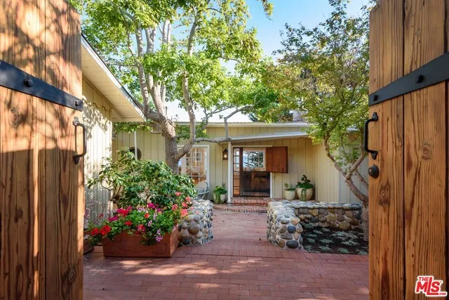 2345 Finney Street, Summerland, California 93067