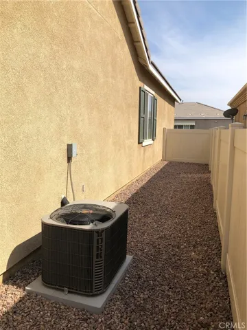 19470 Lincoln Green Street, Apple Valley, California 92308