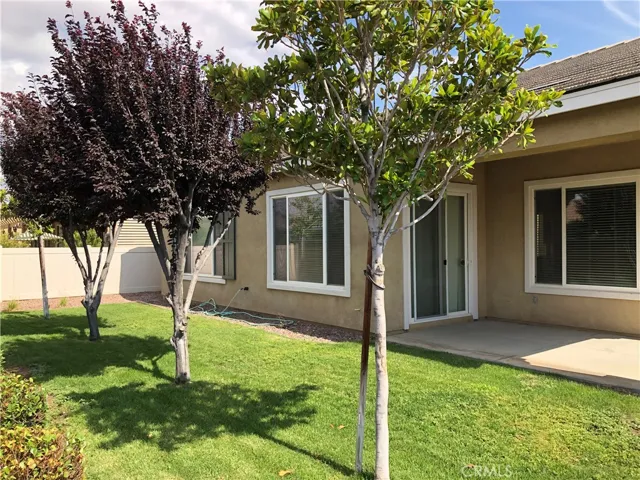 19470 Lincoln Green Street, Apple Valley, California 92308