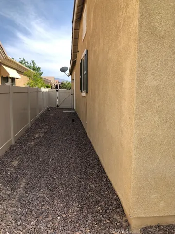 19470 Lincoln Green Street, Apple Valley, California 92308