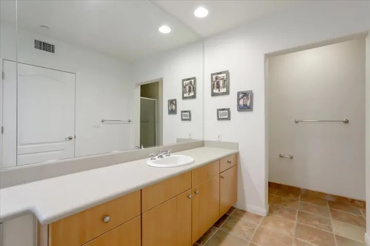 130 E San Fernando Street 325, San Jose, California 95112