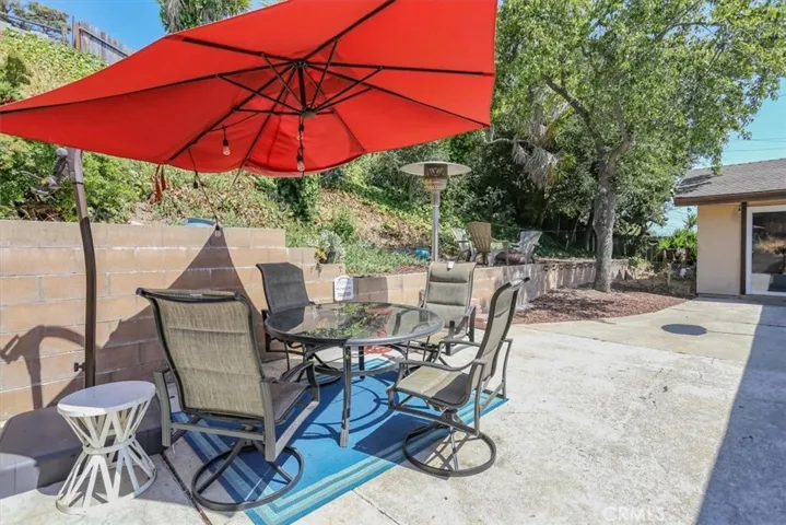 Enjoy the microclimate of upper Johnson.