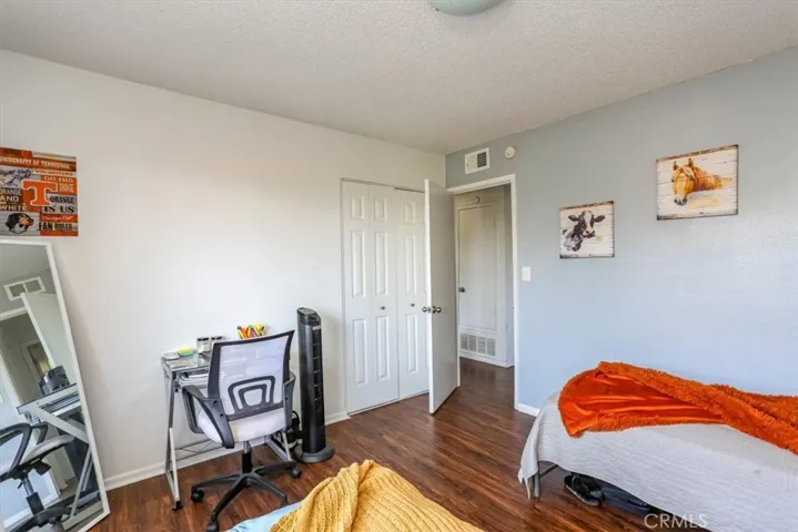 two beds fit in this room.
