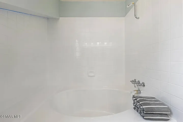 1902 Rambling Road-50