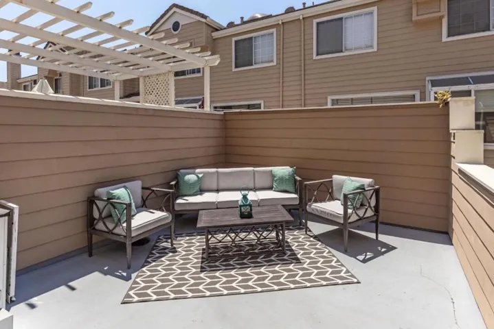 1172 La Rochelle Terrace B, Sunnyvale, California 94089