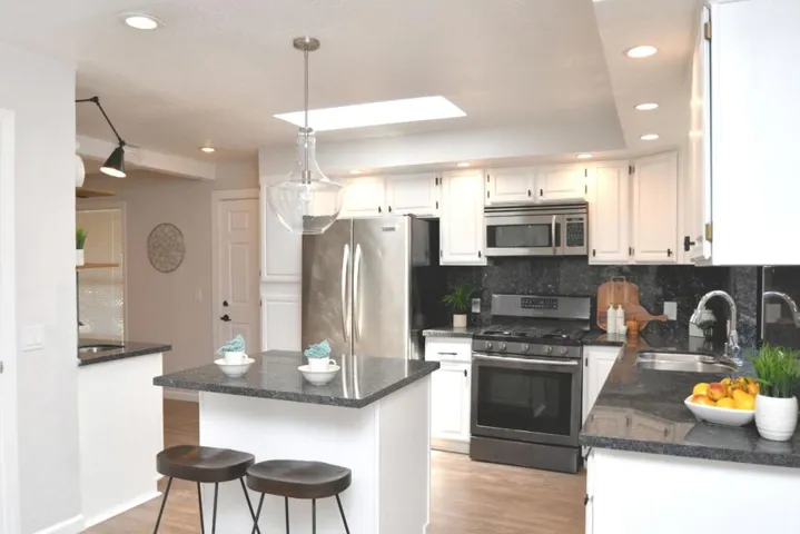 370 Monterey Road, Pacifica, California 94044