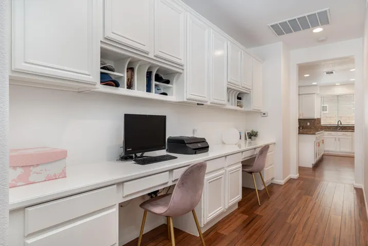 37264bosleystreet-lr-14