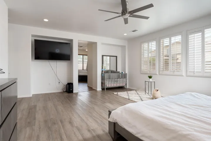 37264bosleystreet-lr-24