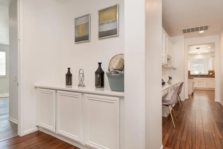 37264bosleystreet-lr-15