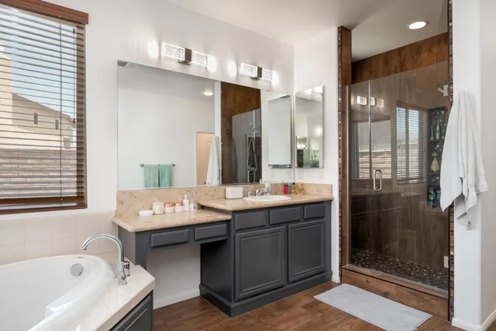 37264bosleystreet-lr-26