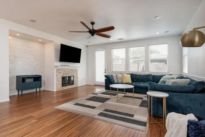 37264bosleystreet-lr-10