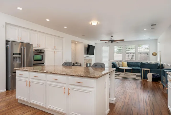 37264bosleystreet-lr-6