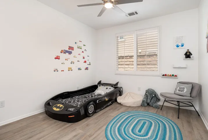 37264bosleystreet-lr-18