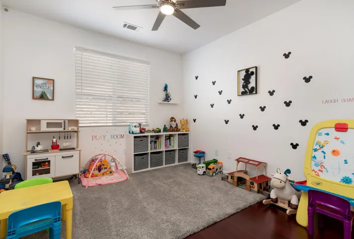 37264bosleystreet-lr-20