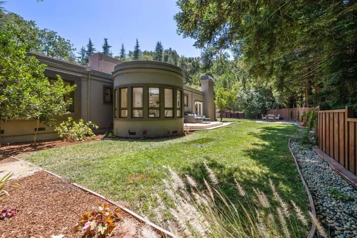 12195 Altamont Court, Los Altos Hills, California 94022