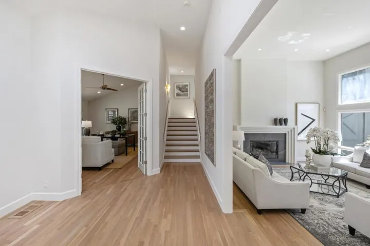 12195 Altamont Court, Los Altos Hills, California 94022