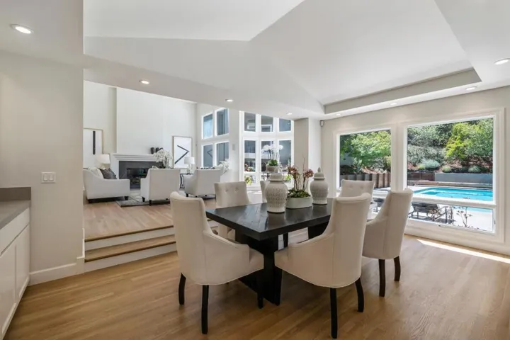 12195 Altamont Court, Los Altos Hills, California 94022