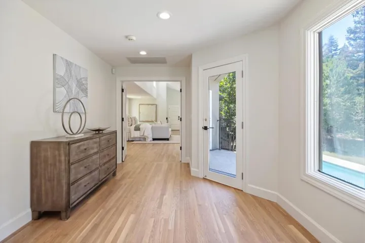 12195 Altamont Court, Los Altos Hills, California 94022