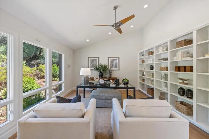 12195 Altamont Court, Los Altos Hills, California 94022