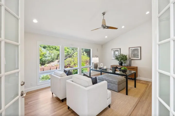 12195 Altamont Court, Los Altos Hills, California 94022
