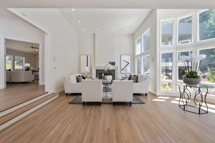 12195 Altamont Court, Los Altos Hills, California 94022