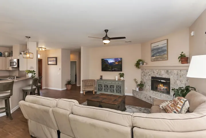 009_Living Room