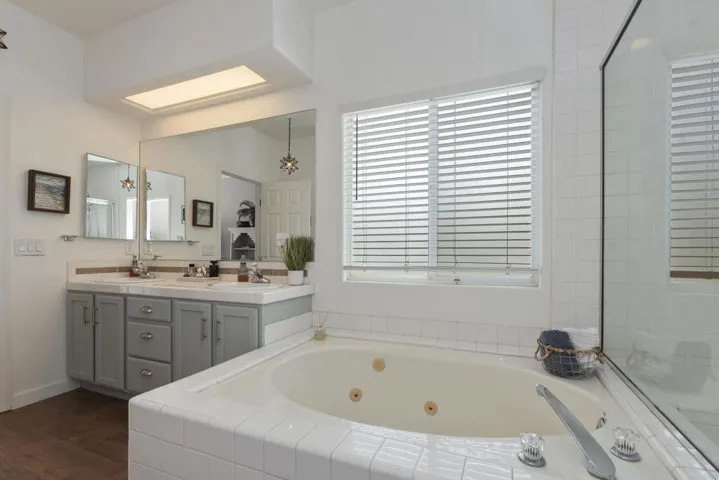 022_Master Bathroom