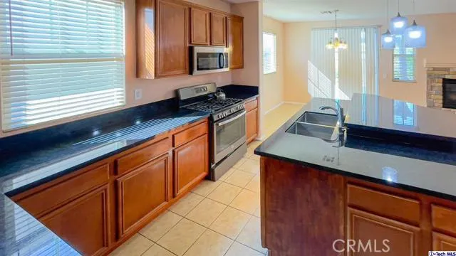 2219 Cranshaw Lane, Palmdale, California 93551