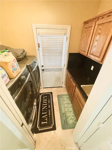 13025 Whitehaven Street, Oak Hills, California 92344
