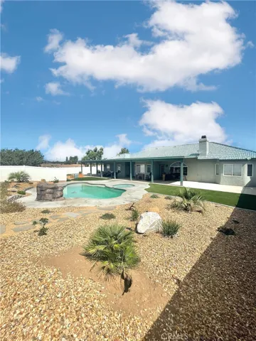 13025 Whitehaven Street, Oak Hills, California 92344