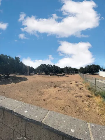13025 Whitehaven Street, Oak Hills, California 92344