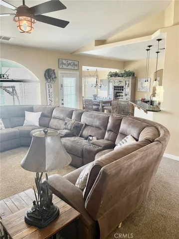 13025 Whitehaven Street, Oak Hills, California 92344
