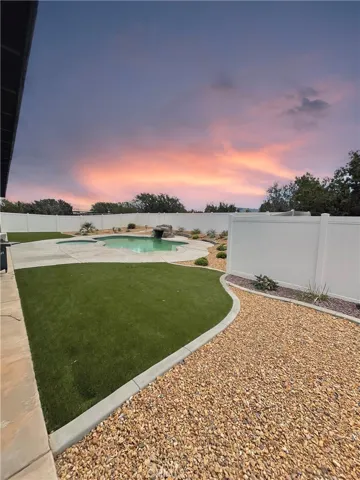 13025 Whitehaven Street, Oak Hills, California 92344