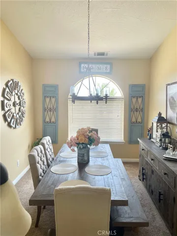 13025 Whitehaven Street, Oak Hills, California 92344