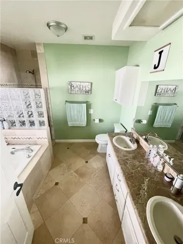 13025 Whitehaven Street, Oak Hills, California 92344