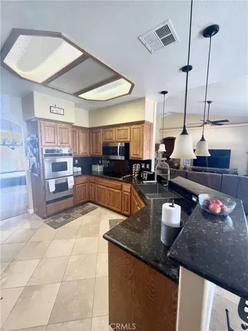 13025 Whitehaven Street, Oak Hills, California 92344