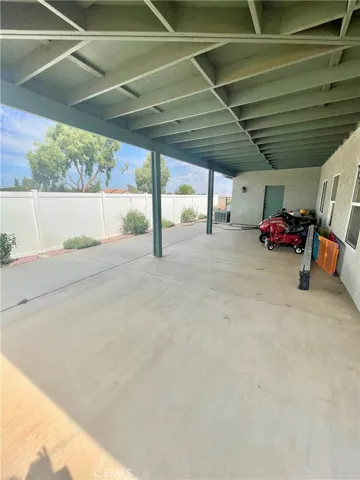 13025 Whitehaven Street, Oak Hills, California 92344