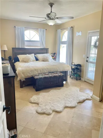 13025 Whitehaven Street, Oak Hills, California 92344