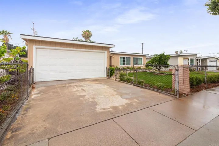 2626 S Shelton Street S, Santa Ana, California 92707