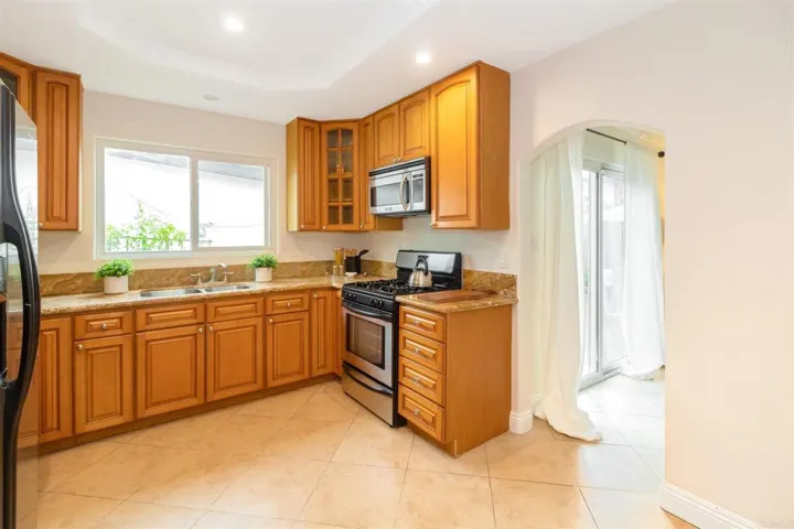 2626 S Shelton Street S, Santa Ana, California 92707