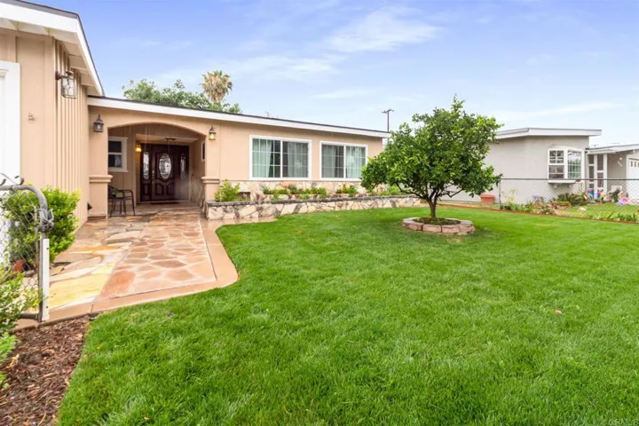 2626 S Shelton Street S, Santa Ana, California 92707