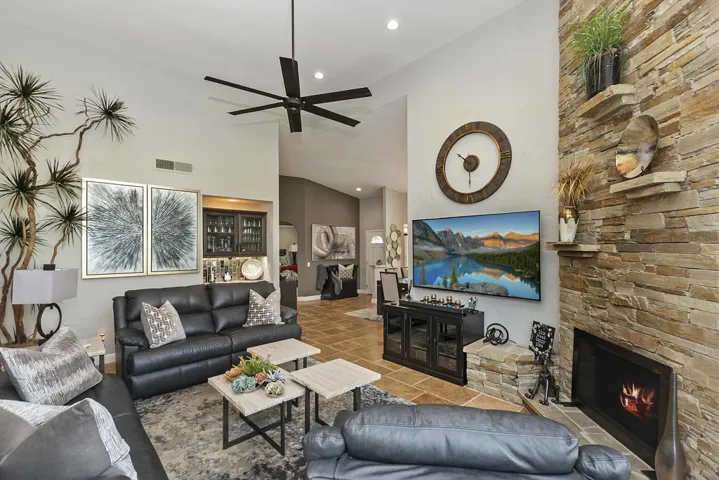 009_Living Room