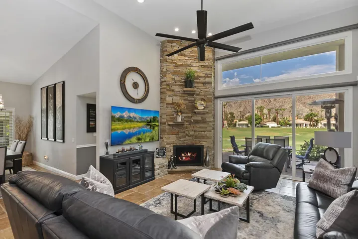 010_Living Room