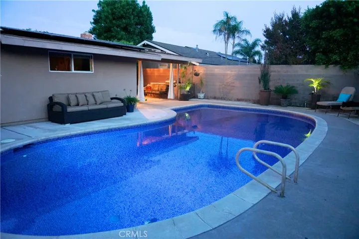 12431 Foster Road, Rossmoor, California 90720