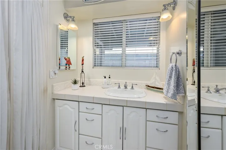 12431 Foster Road, Rossmoor, California 90720